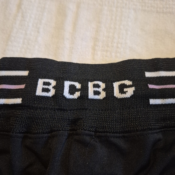 BCBGmaxazria women's size Large black cropped jogging pants, VGUC - Picture 2 of 7